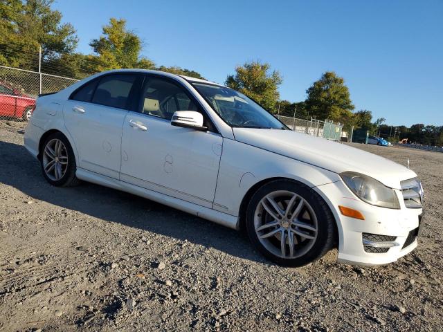 VIN WDDGF8AB4DR241224 2013 Mercedes-Benz C-Class, 3... no.4