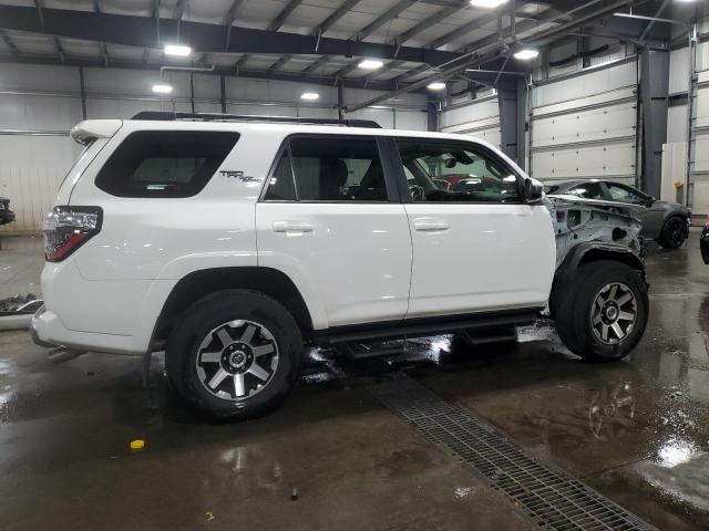 2020 TOYOTA 4RUNNER SR - JTEBU5JR6L5770648