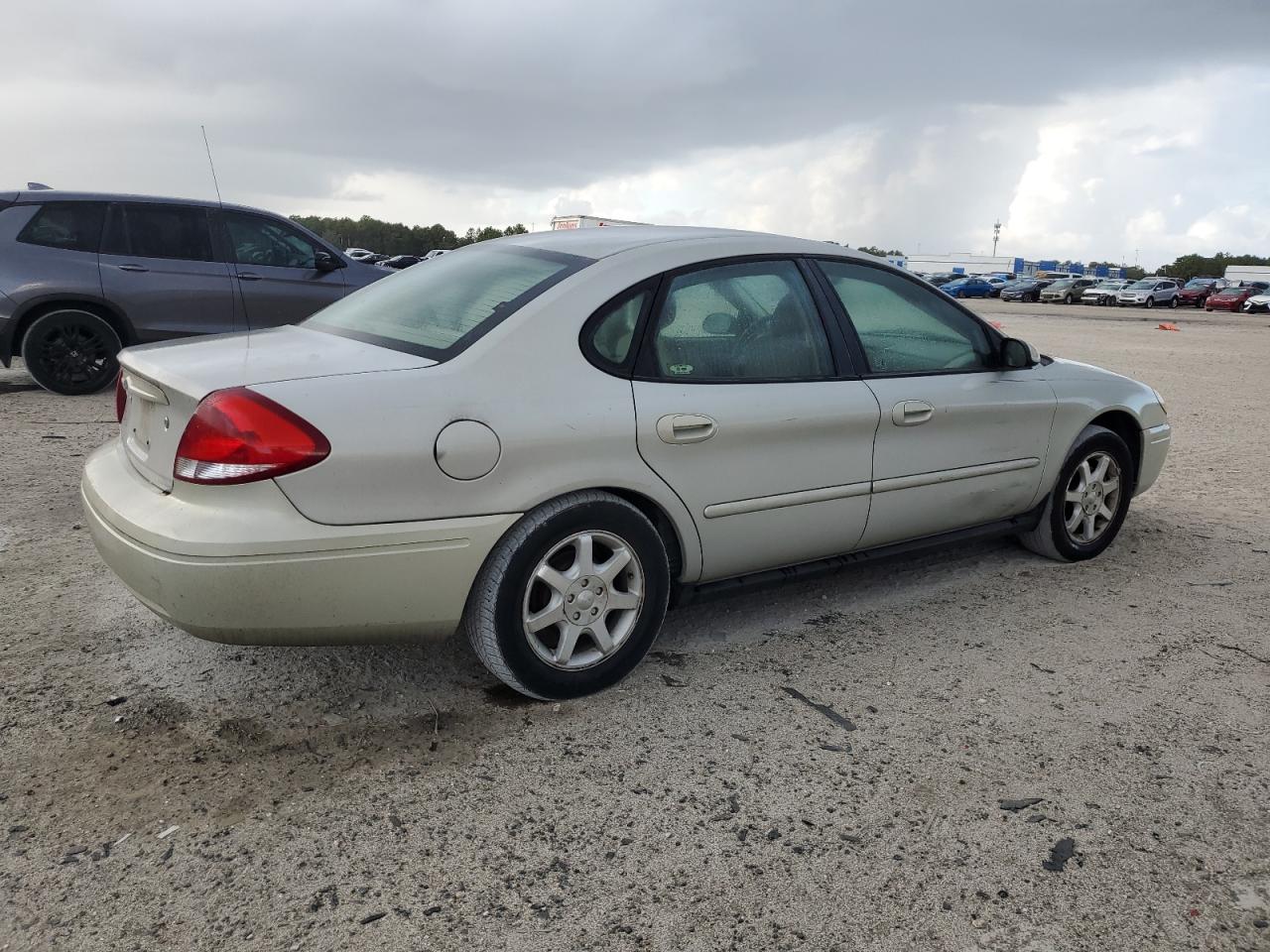 Lot #2979446679 2006 FORD TAURUS SEL