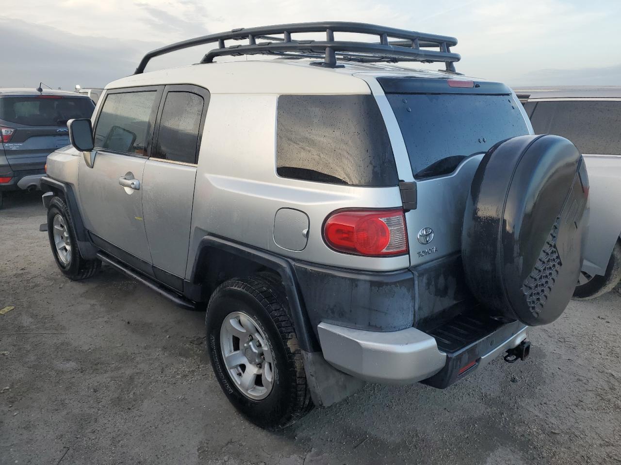 TOYOTA FJ CRUISER 2007 silver  gas JTEBU11FX70013432 photo #3