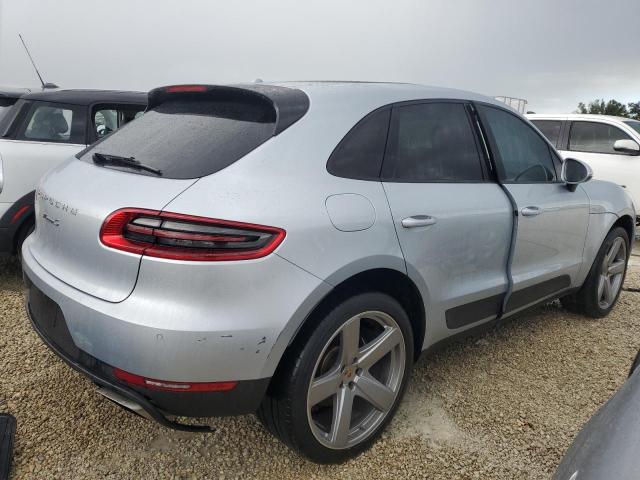 VIN WP1AA2A59JLB08333 2018 Porsche Macan no.3