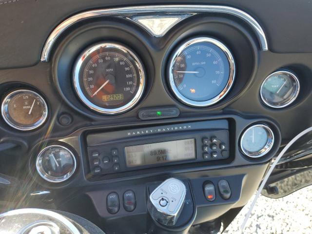2011 HARLEY-DAVIDSON FLHTCU 1HD1FC415BB659155