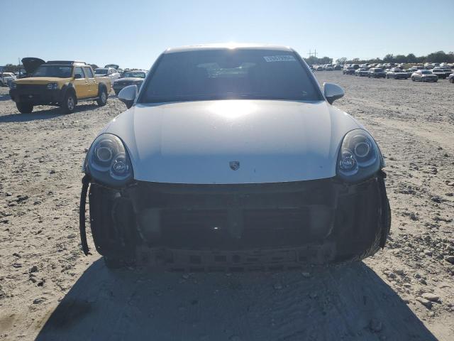2016 PORSCHE CAYENNE - WP1AA2A20GLA01427