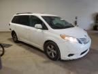 TOYOTA SIENNA LE снимка