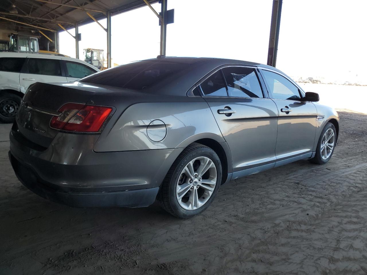 Lot #2926449347 2012 FORD TAURUS LIM