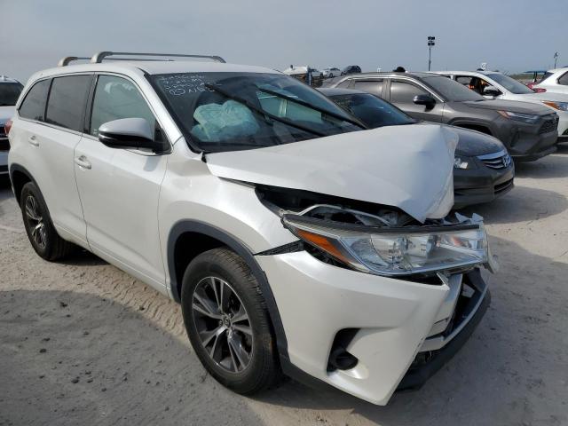 VIN 5TDZARFH1JS041161 2018 Toyota Highlander, LE no.4