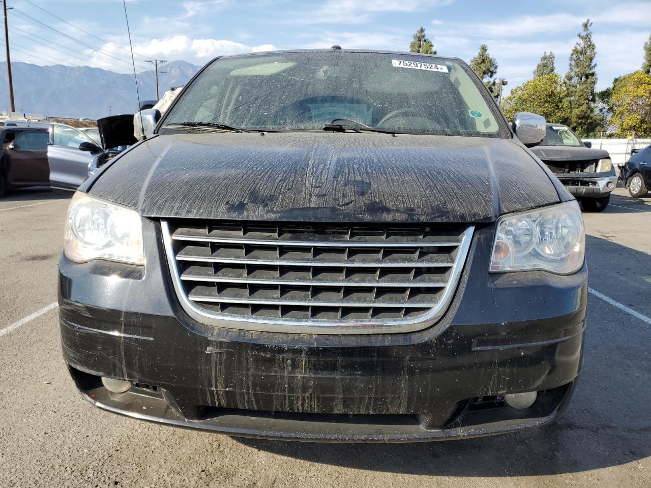 Lot #2909950047 2011 CHRYSLER TOWN & COU