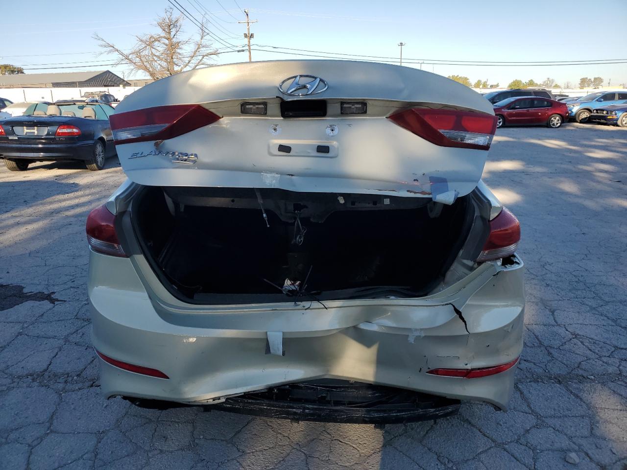 Lot #2952685197 2017 HYUNDAI ELANTRA SE