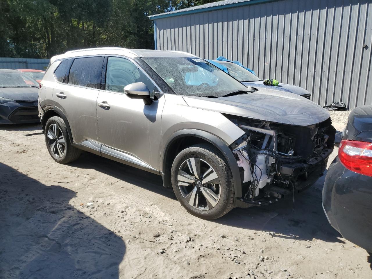 NISSAN ROGUE PLATINUM