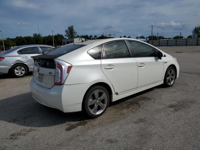 VIN JTDKN3DUXD1647479 2013 Toyota Prius no.3