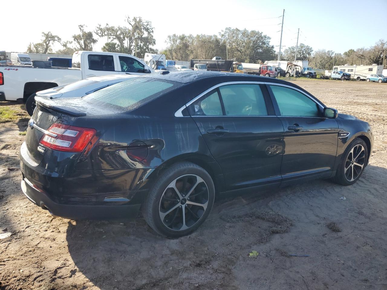 Lot #2988749652 2015 FORD TAURUS SHO