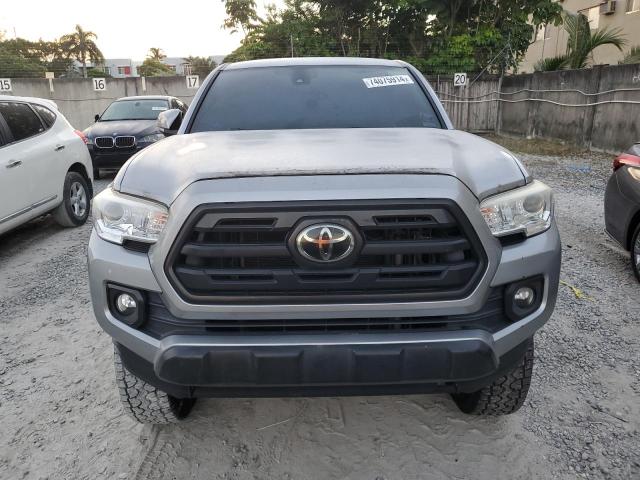 VIN 5TFAX5GN7JX130946 2018 Toyota Tacoma, Double Cab no.5