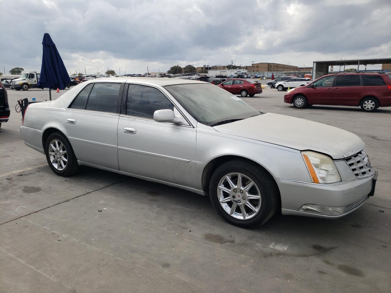 Lot #2960066111 2010 CADILLAC DTS LUXURY