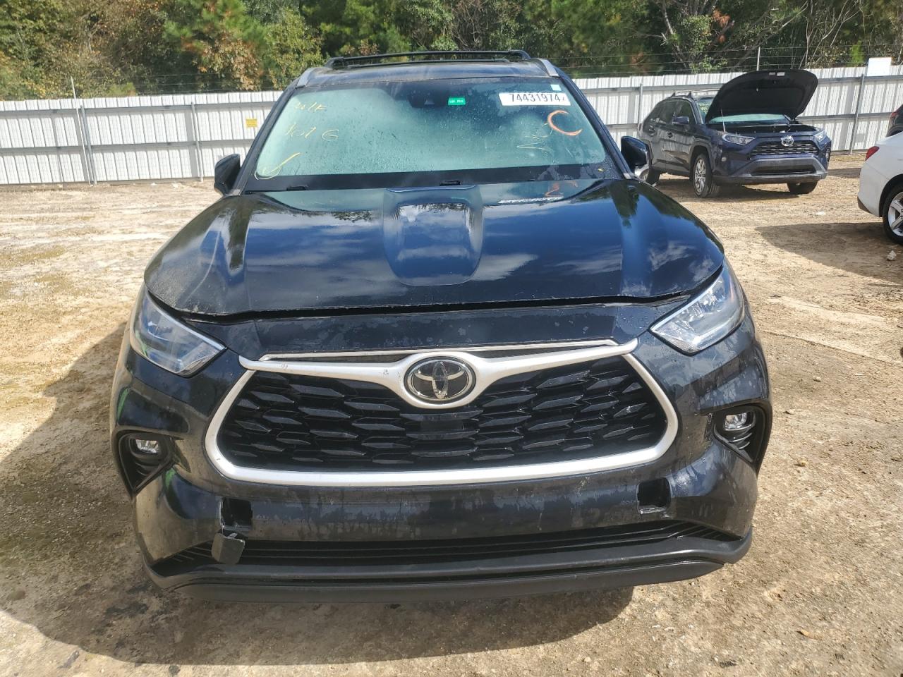 Lot #2986787230 2020 TOYOTA HIGHLANDER