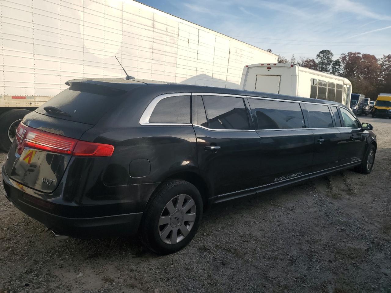 Lot #2945550079 2017 LINCOLN MKT