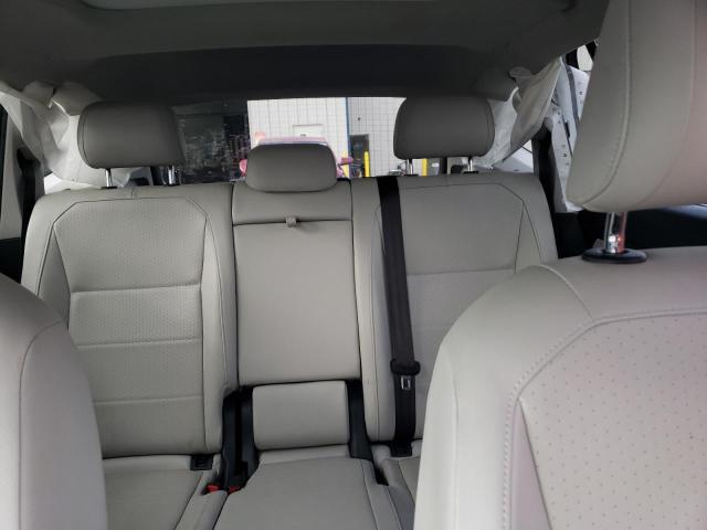 2018 VOLKSWAGEN TIGUAN SE - 3VV2B7AX8JM022271