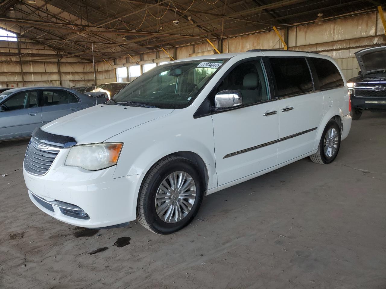  Salvage Chrysler Minivan