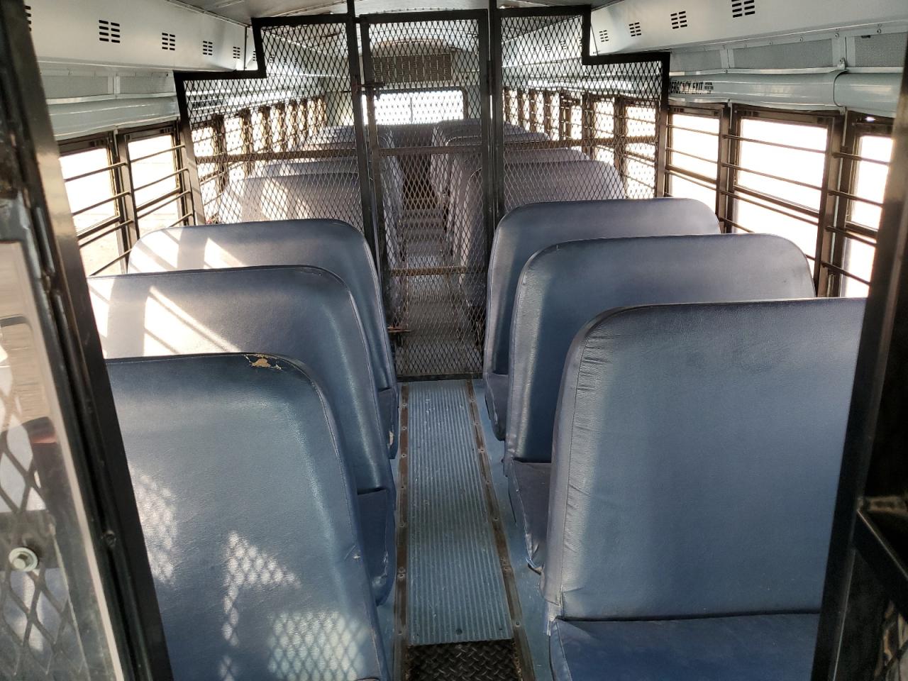 Lot #2940726563 2005 THOMAS SCHOOL BUS