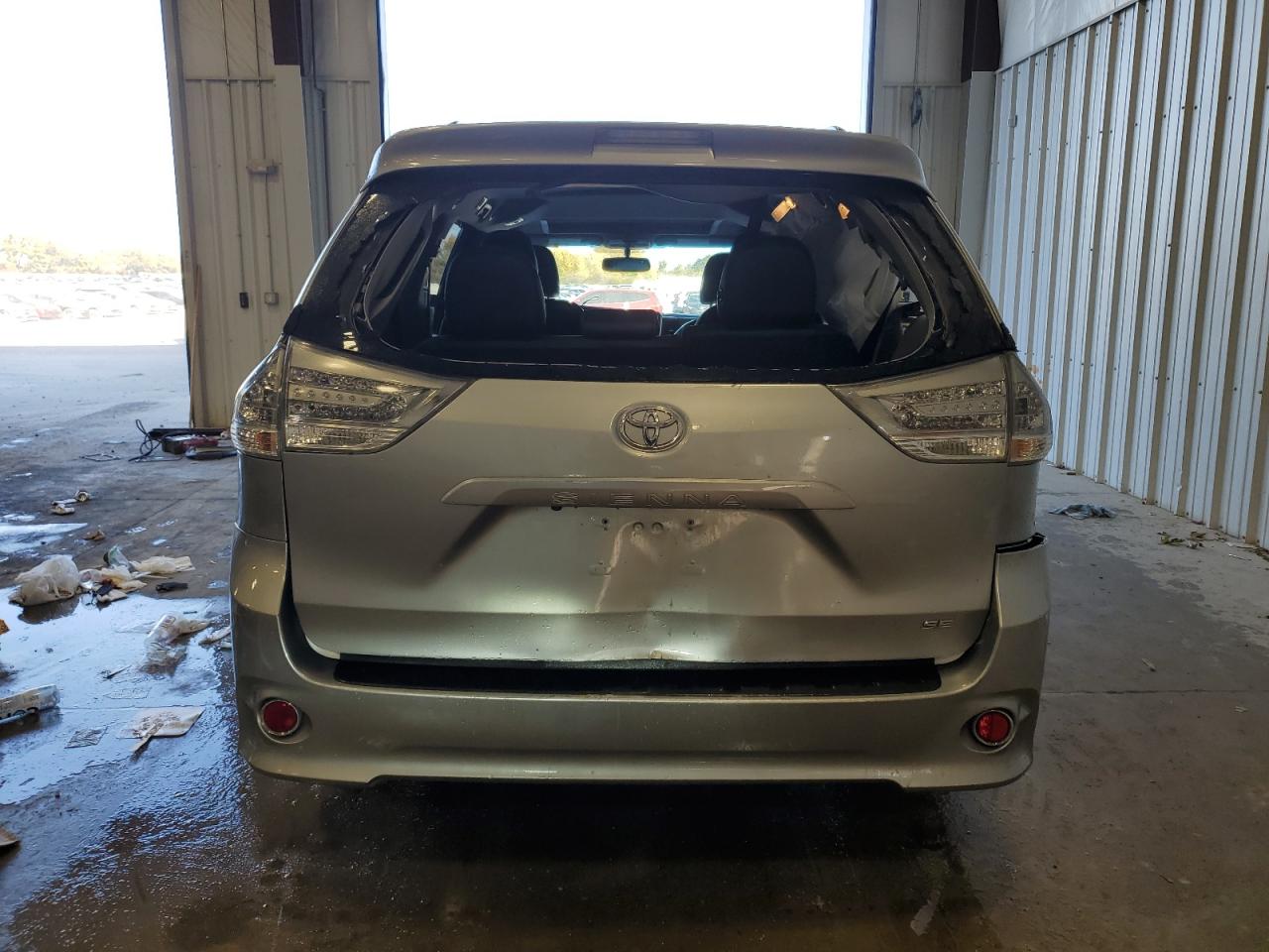 Lot #2907486512 2017 TOYOTA SIENNA SE