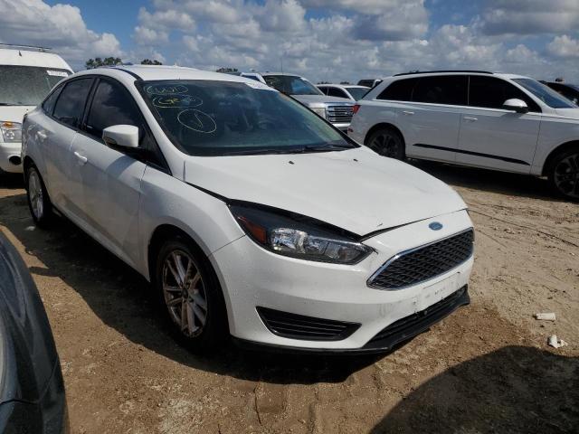 VIN 1FADP3F2XFL279896 2015 Ford Focus, SE no.4