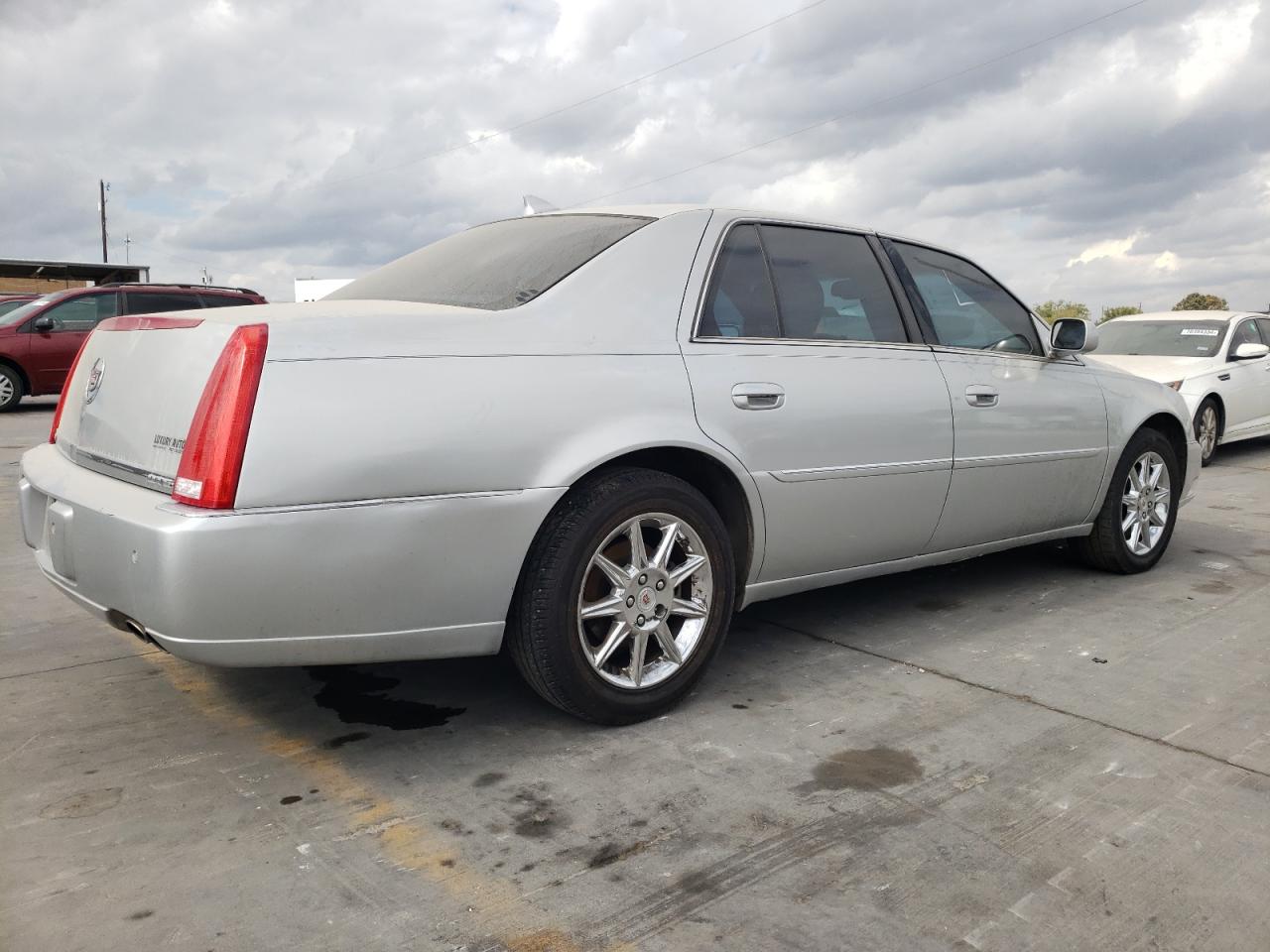 Lot #2960066111 2010 CADILLAC DTS LUXURY