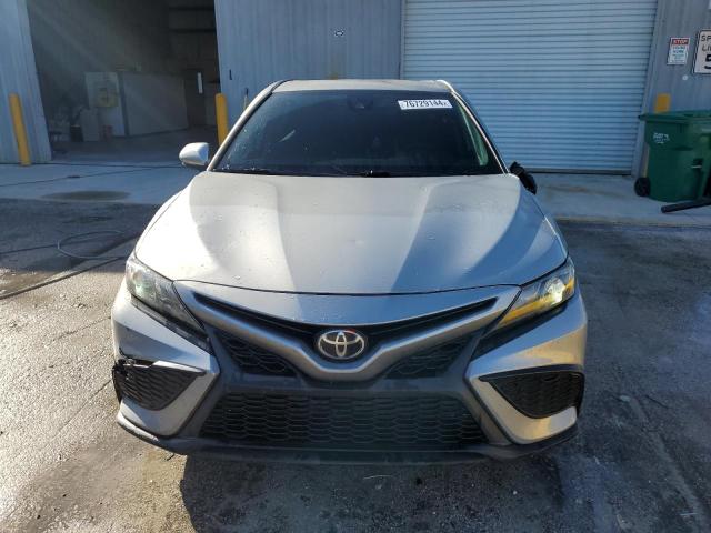 VIN 4T1G11AKXMU472864 2021 Toyota Camry, SE no.5