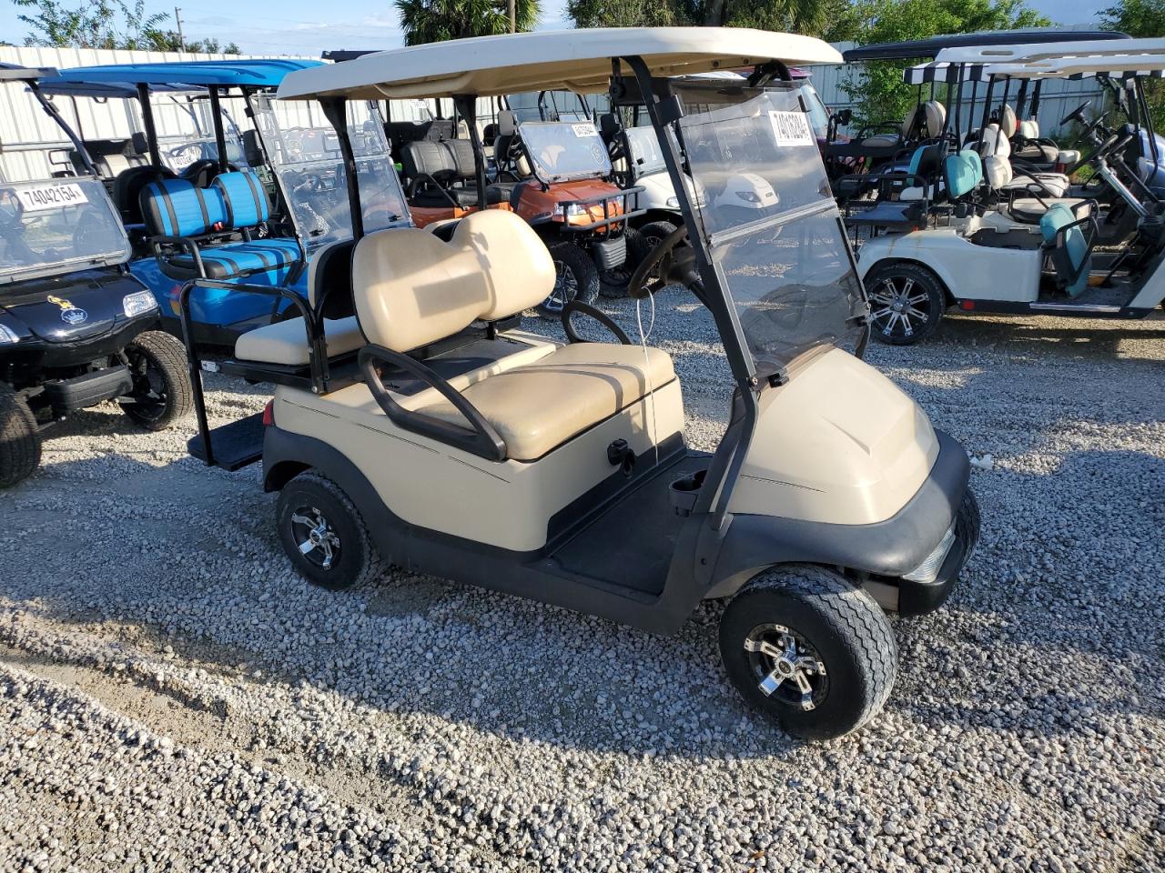 Lot #2988887020 2015 GOLF CART