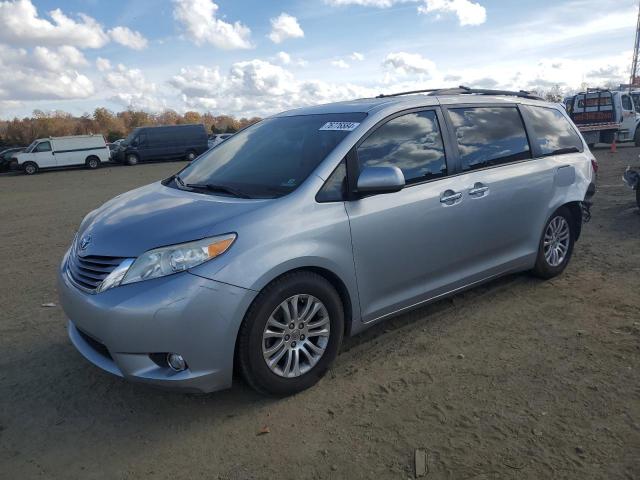 2015 TOYOTA SIENNA XLE - 5TDYK3DC2FS574477