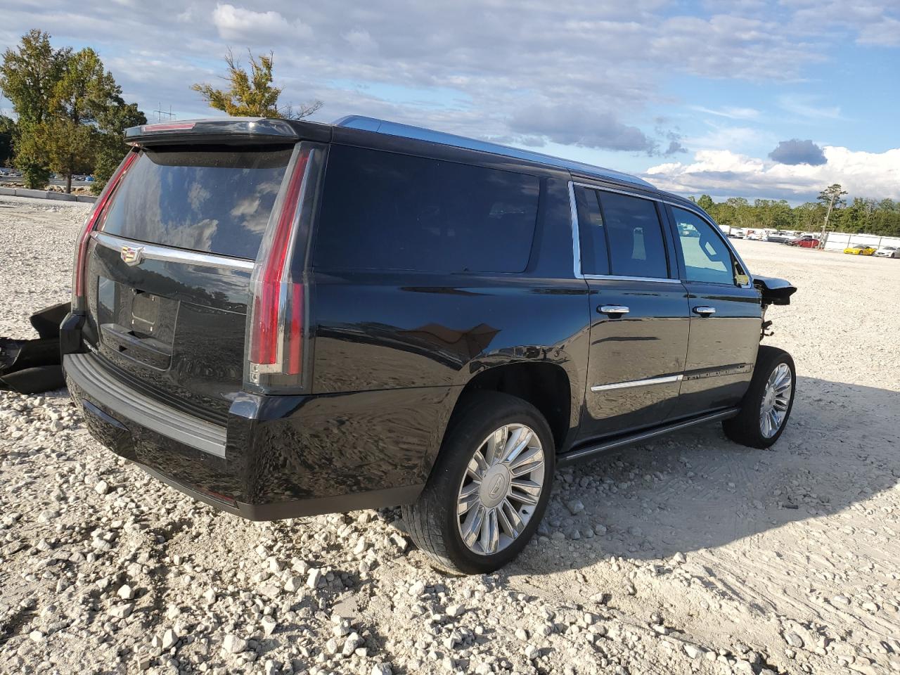 Lot #2952896791 2017 CADILLAC ESCALADE E