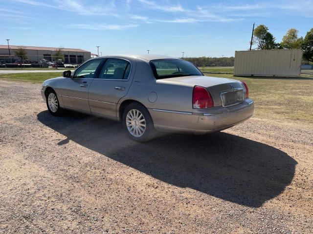 LINCOLN TOWN CAR E 2003 tan sedan 4d gas 1LNHM81W63Y671926 photo #4