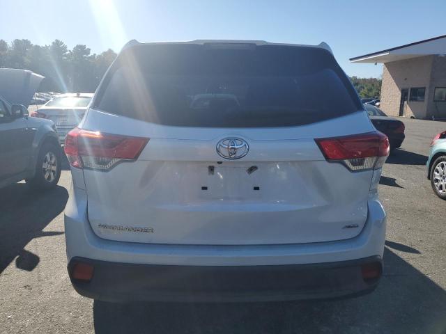 VIN 5TDBZRFH3JS886846 2018 Toyota Highlander, LE no.6