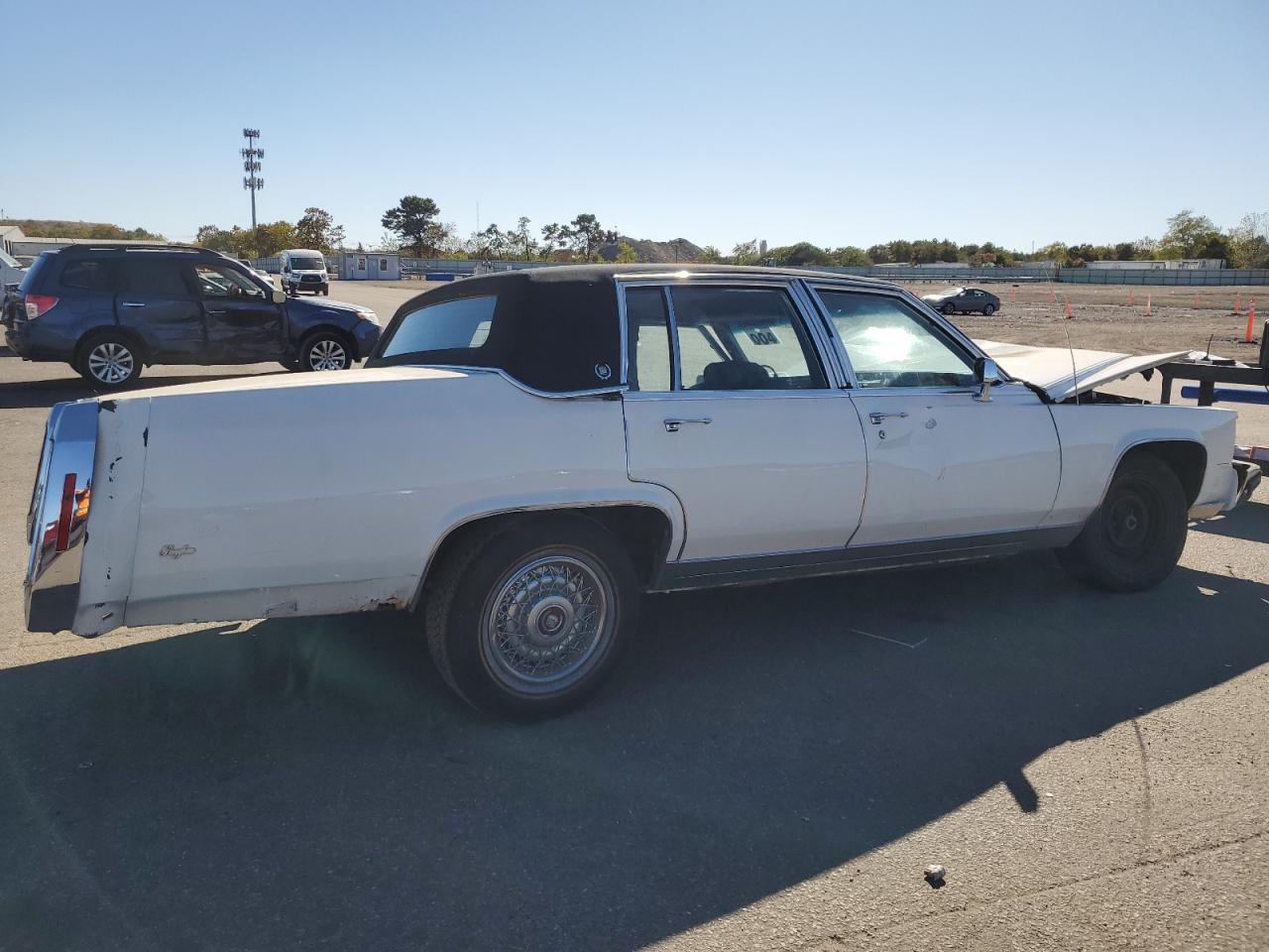 CADILLAC BROUGHAM 1988 white  gas 1G6DW51Y2J9730672 photo #4