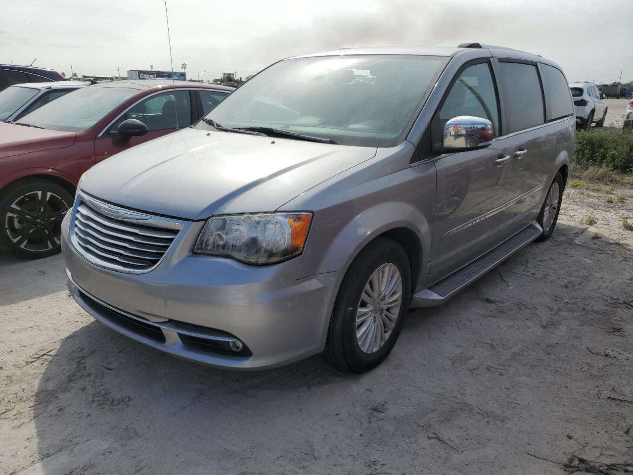 Lot #2947128538 2015 CHRYSLER TOWN & COU