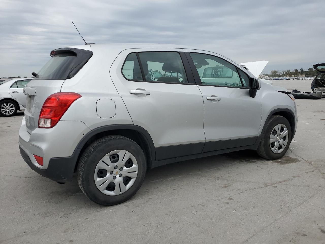 Lot #2986948783 2017 CHEVROLET TRAX LS