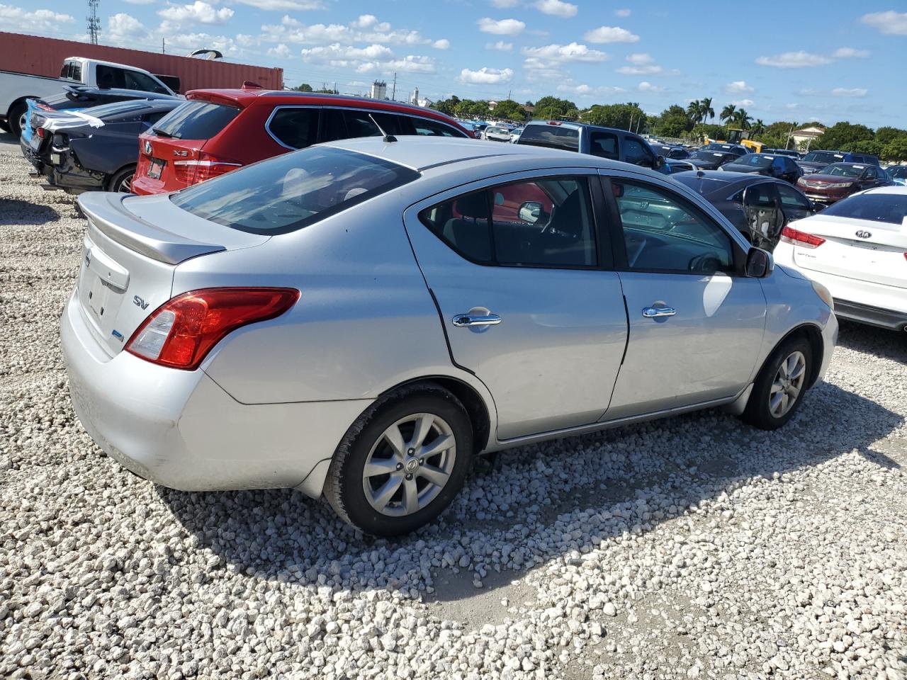 Lot #3029579069 2014 NISSAN VERSA S