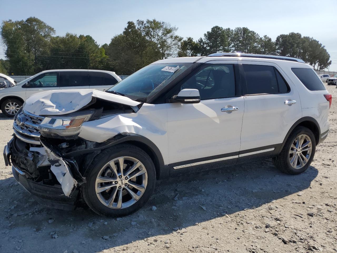  Salvage Ford Explorer