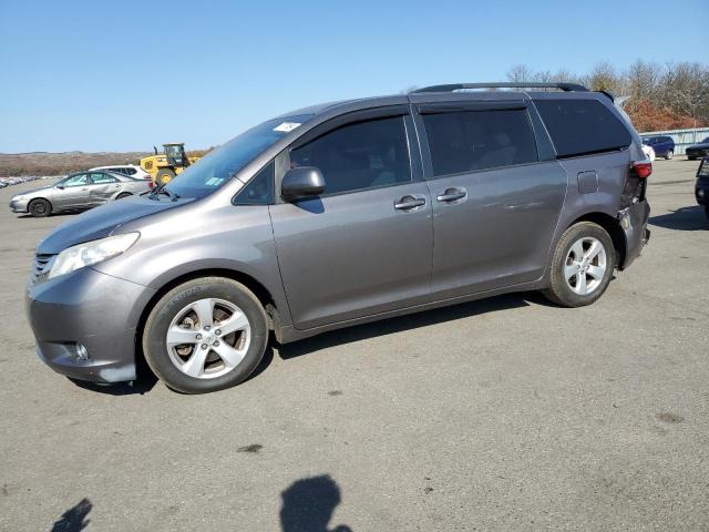 VIN 5TDKK3DC8GS718184 2016 Toyota Sienna, LE no.1