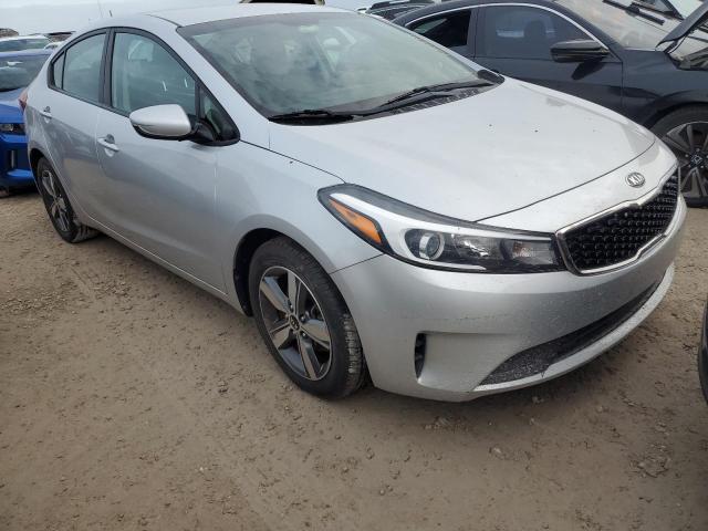 VIN 3KPFL4A72JE200553 2018 KIA Forte, LX no.4