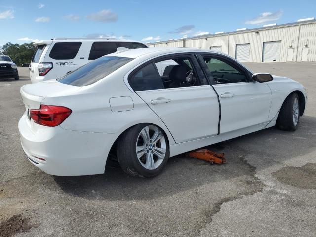 VIN WBA8B9G59JNU57426 2018 BMW 3 Series, 330 I no.3