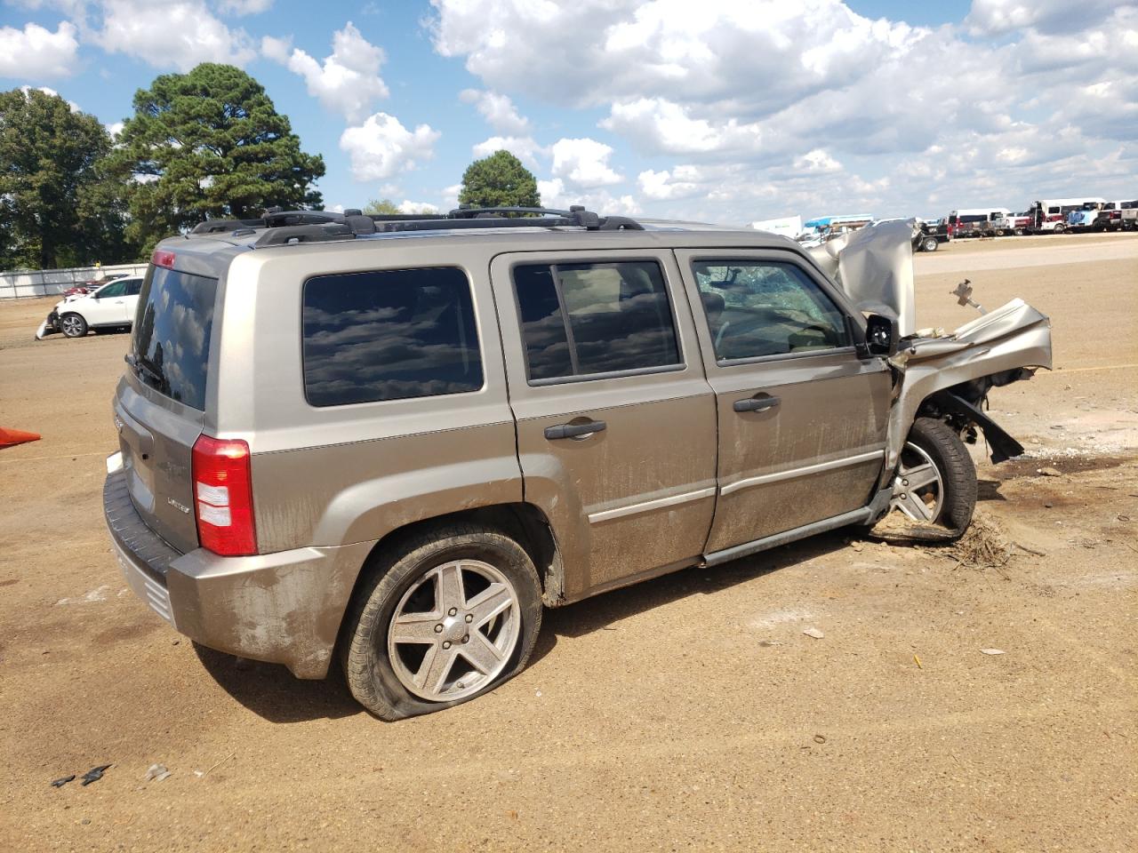 JEEP PATRIOT LI 2008 gold 4dr spor gas 1J8FF48W58D657866 photo #4