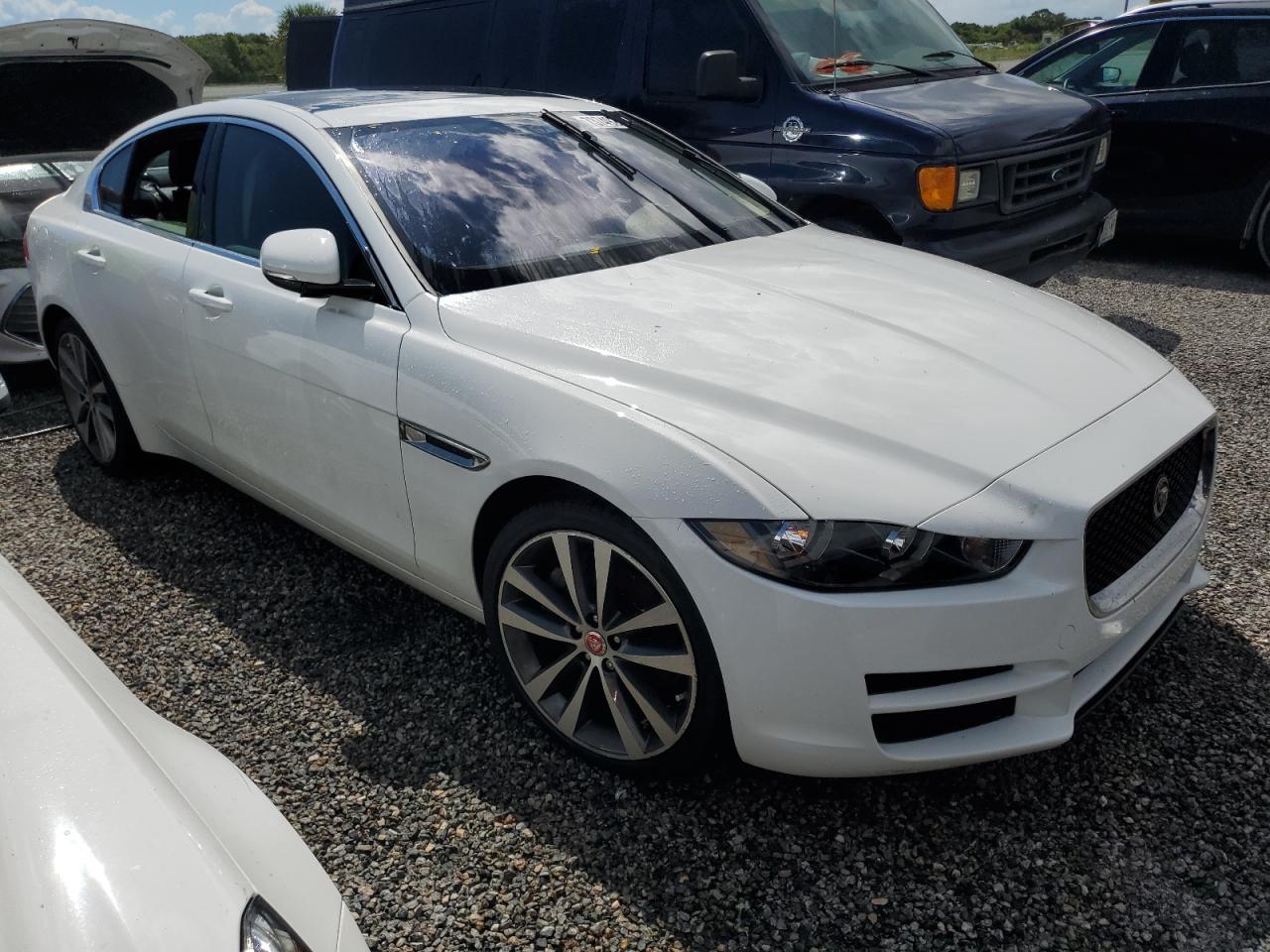 Lot #2996566584 2019 JAGUAR XE PRESTIG