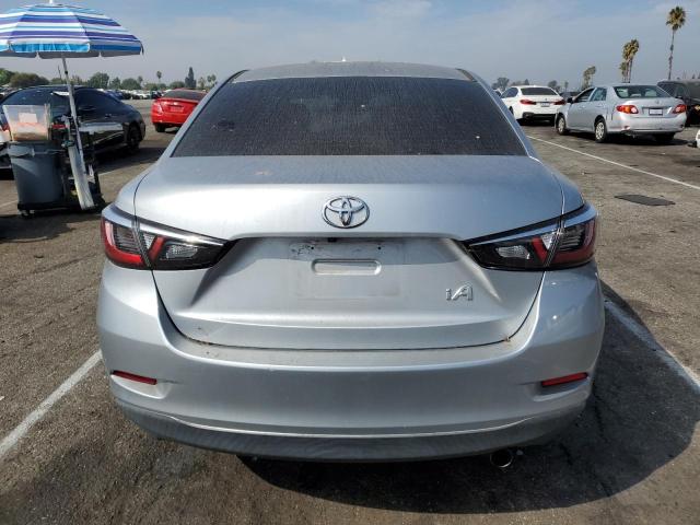 VIN 3MYDLBYV2JY301074 2018 Toyota Yaris no.6