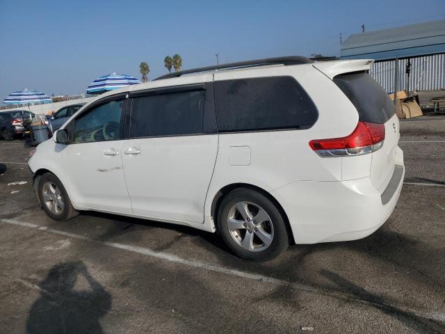 VIN 5TDKK3DC7ES476551 2014 Toyota Sienna, LE no.2