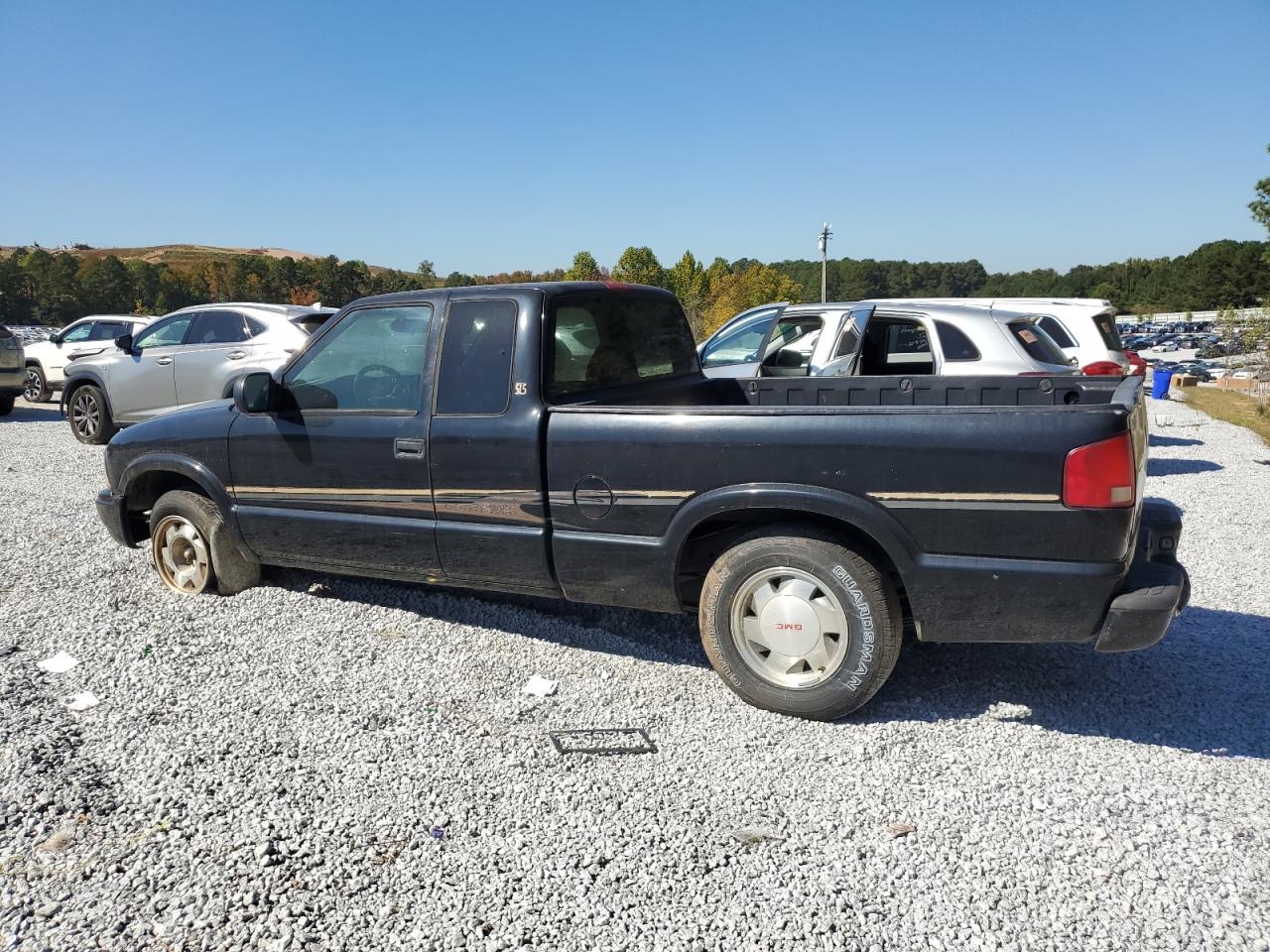 GMC SONOMA 2002 black  gas 1GTCS19W428200047 photo #3