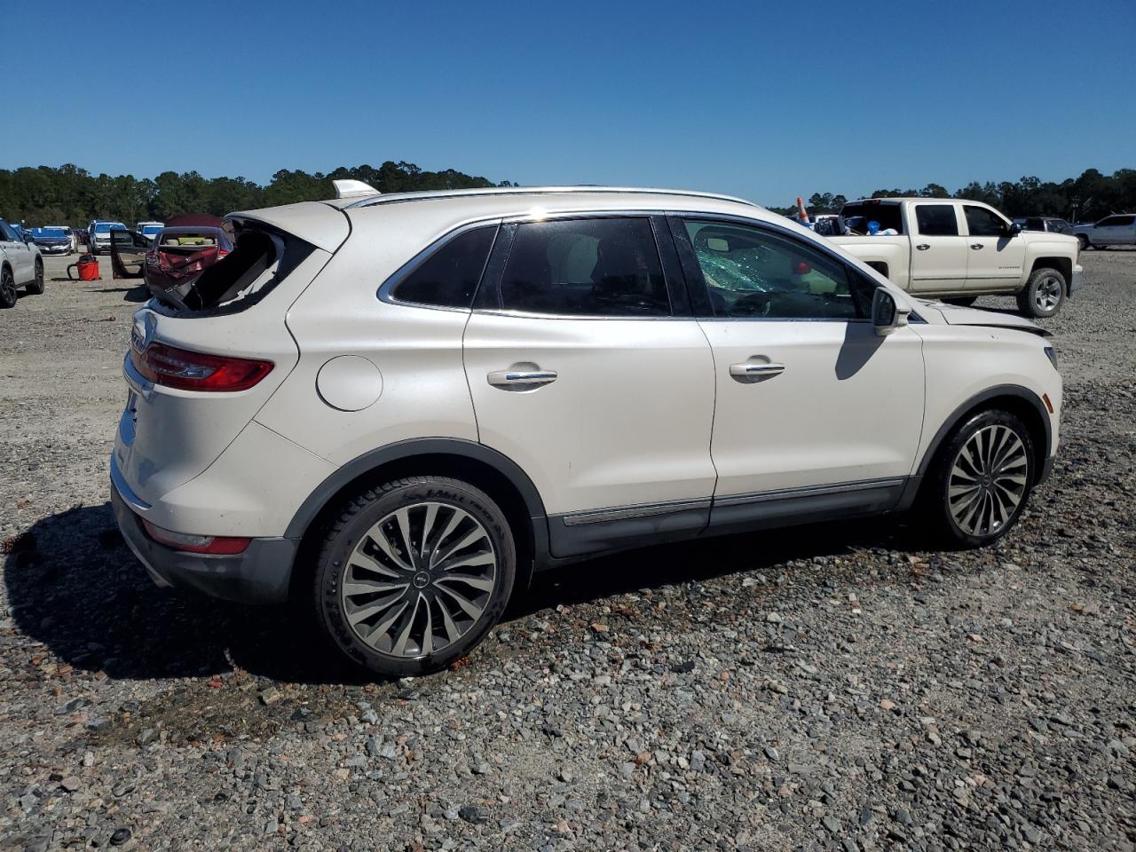 Lot #3006459118 2019 LINCOLN MKC BLACK