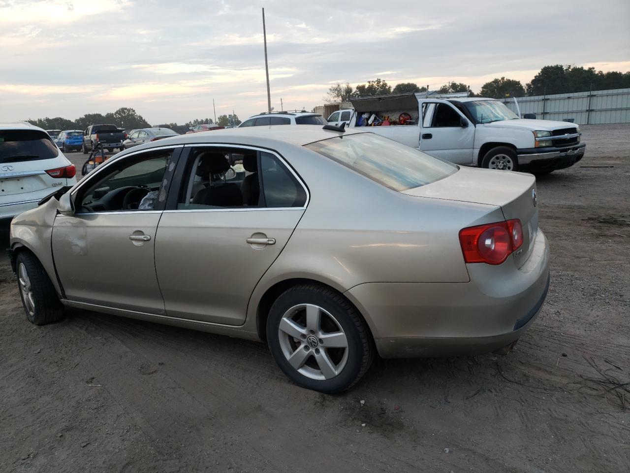 Lot #2907666064 2005 VOLKSWAGEN NEW JETTA