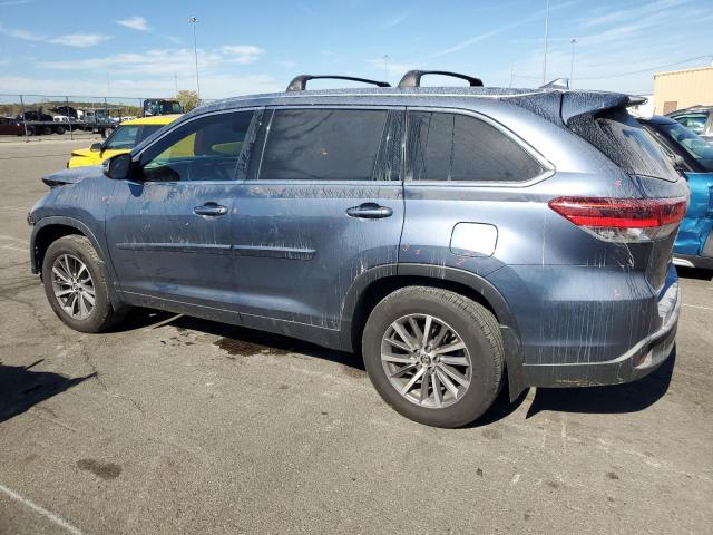 VIN 5TDJZRFH5JS846571 2018 Toyota Highlander, SE no.2