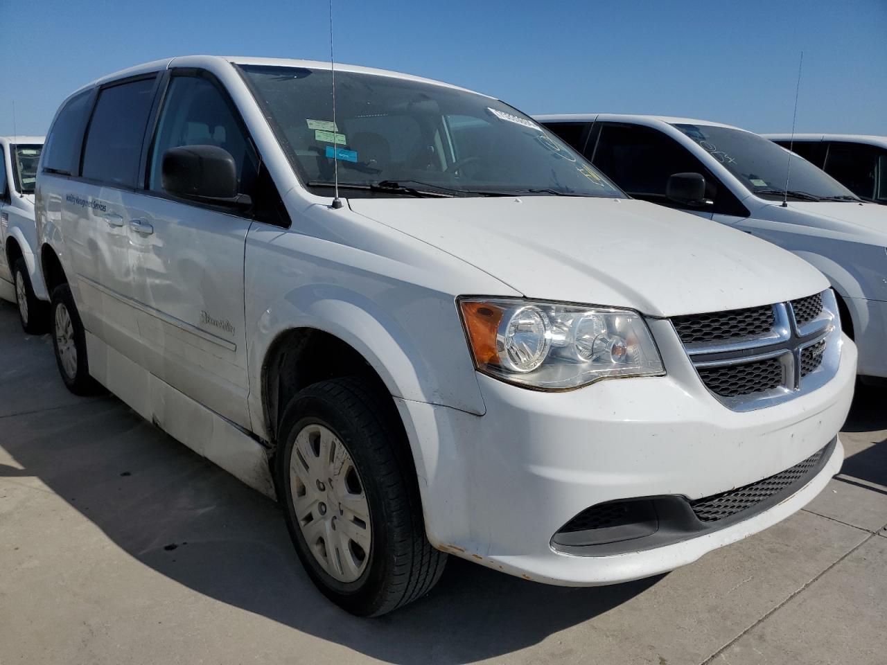 Lot #2925443416 2017 DODGE GRAND CARA