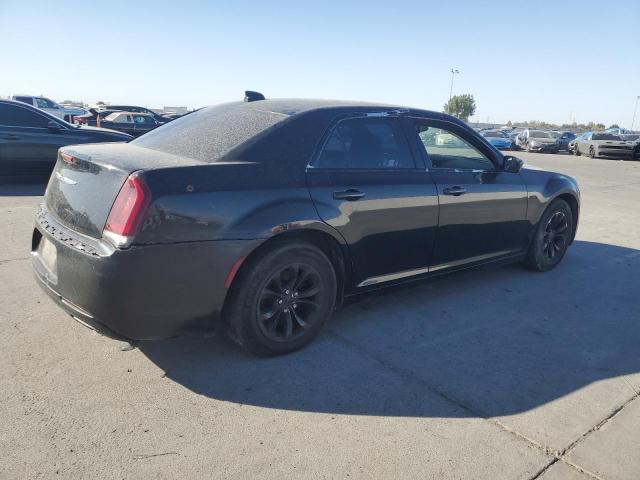 VIN 2C3CCAAG8FH766637 2015 Chrysler 300, Limited no.3