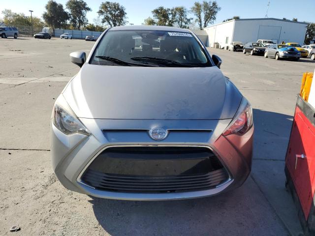 VIN 3MYDLBZVXGY124930 2016 Toyota Scion no.5